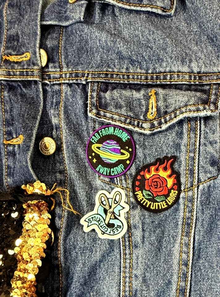 Jaqueta jeans personalizada Forever 21 M patchwork franja lantejoulas unicórnio lábios olho coração - Imagem 3 de 4