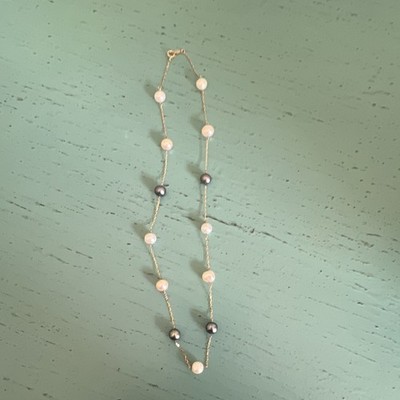 JCM 10K Yellow Gold Cable Chain Station Necklace w/ White & Gray Round Pearls