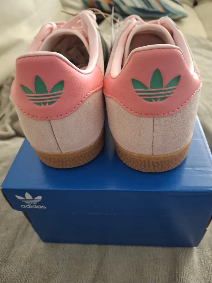 SIZE 4 - NEW Adidas Gazelle J 'Clear Pink Court Green' JP7128 - Image 4 of 4