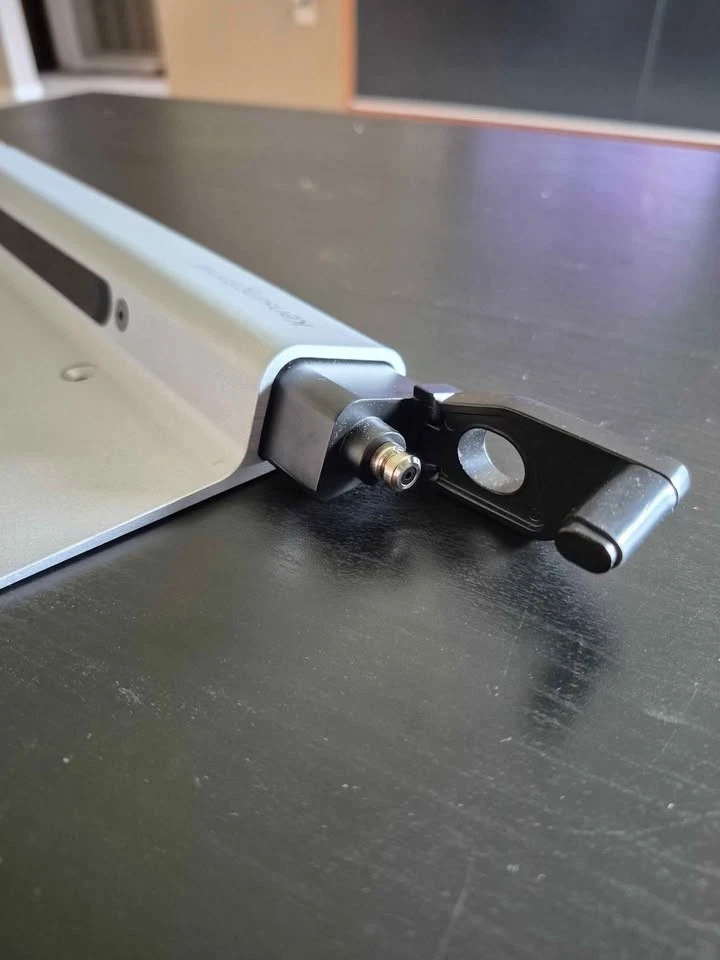 Kensington MacBook and Surface Laptop Locking Station 2.0 - Image 3 of 4