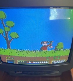 Bundle Nintendo NES Console w/  3 Controllers, Zapper & Mario/Duck Hunt -see Vid
