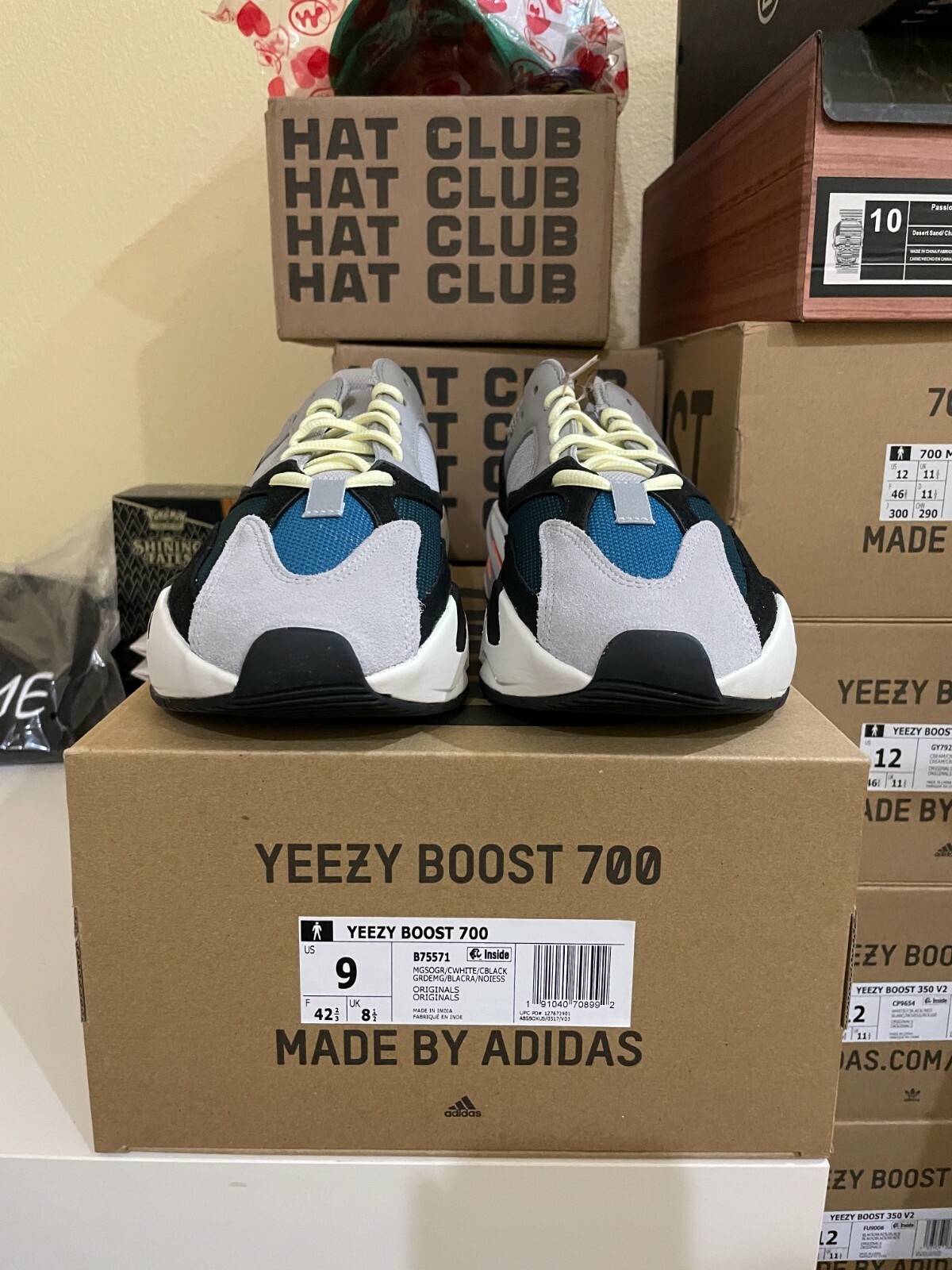 adidas yeezy 700 size 9