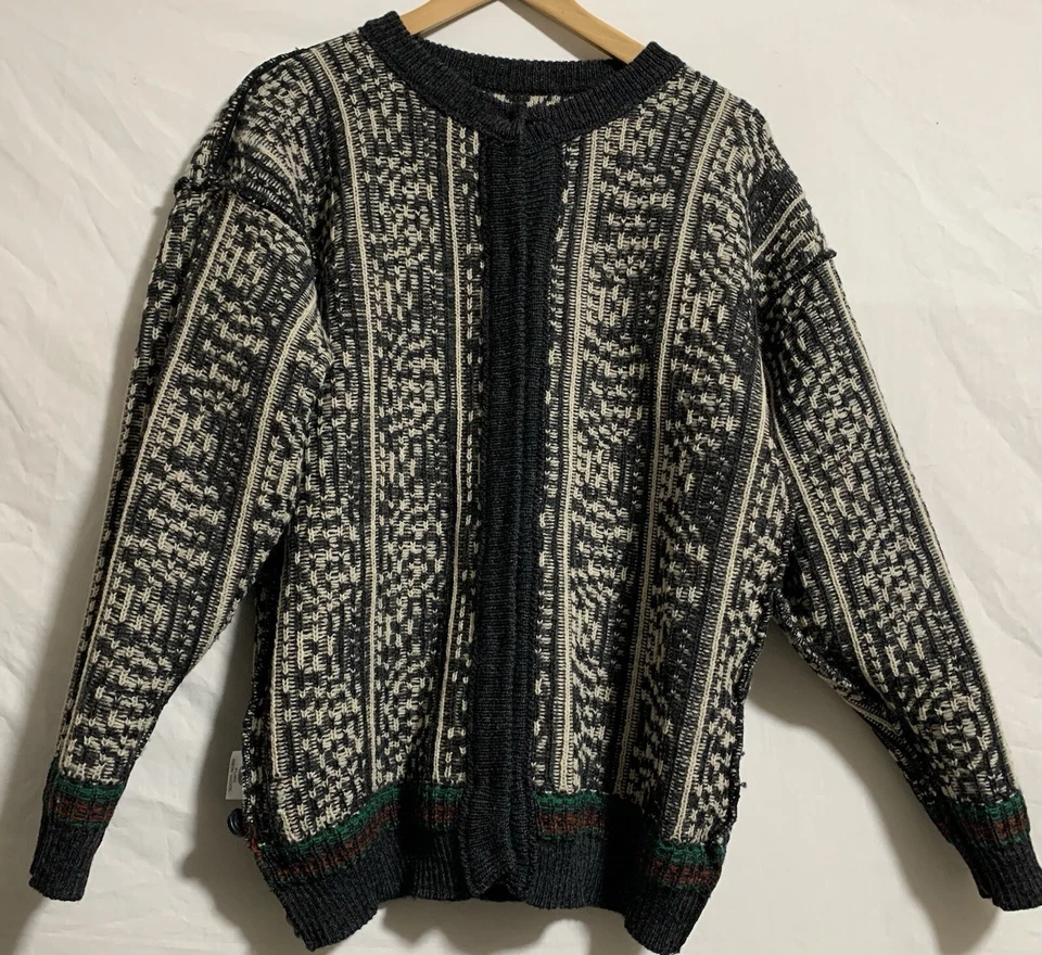 Pure New Wool Made In UK button detailed knitted jumper cardigan size 12 - Image 2 of 4