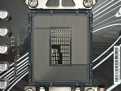 ASUS Z790 GAMING WIFI7 LGA 1700 ATX motherboard READ - Picture 9 of 10