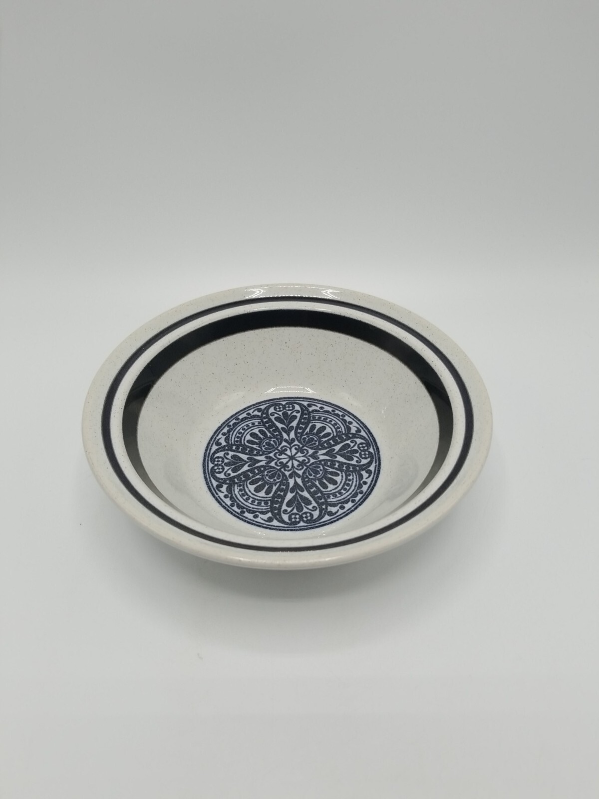 Noritake "Malaga" 6 5/8 Rimmed Cereal Bowl