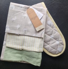 BNWT Stacey Solomon Oven Glove Mit & Tea Towel Set  