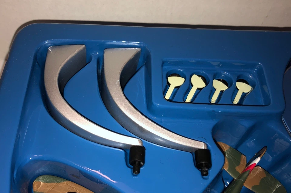 CORGI SUPERMARINE SPITFIRE MKI & MESSERSCHMITT BF 109E 49505 1/72 LTD. EDITION - Image 4 of 4