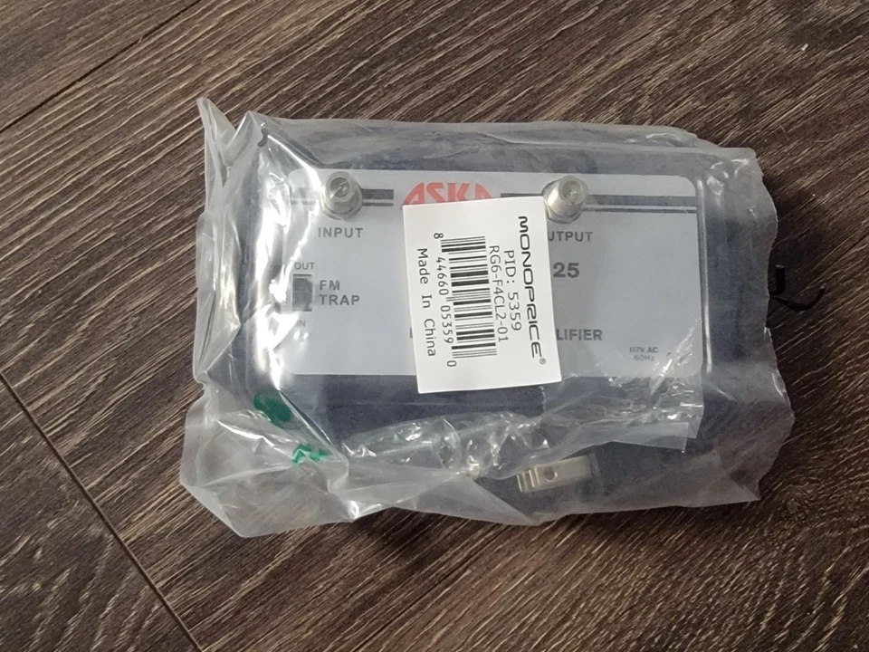 ASKA AM-125 UHF/VHF/FM TV Distribution Amplfier 25dB Gain - Image 3 of 4