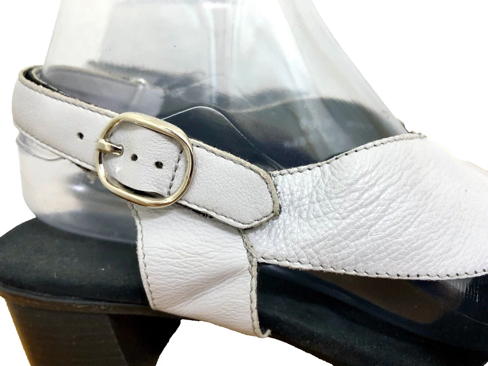 Sandalias de tacón Munro Laine de cuero blanco con banda cruzada con tira trasera zapatos para mujer 9,5 W Foto 3 de 4