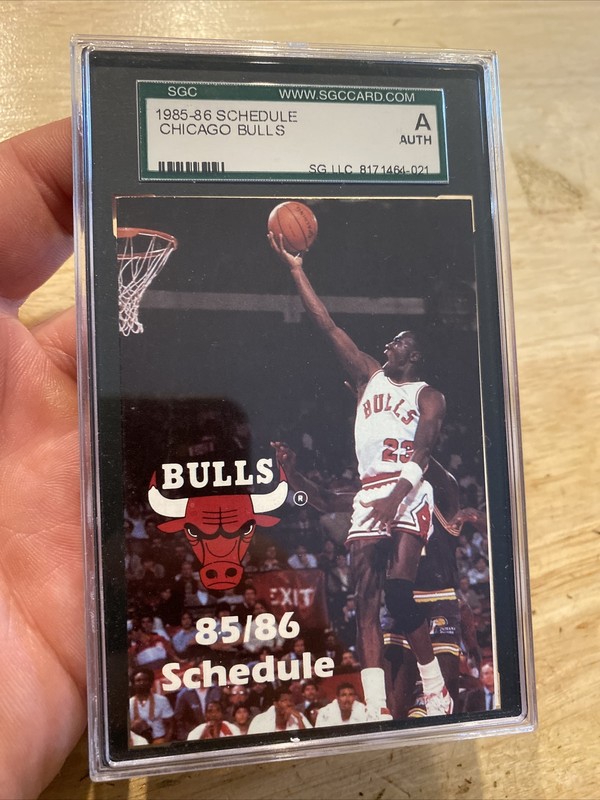 85-86 Bulls Pocket Schedule - Michael Jordan Cards