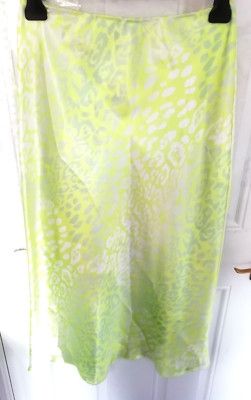 ASOS Design 12 limettengrün weiß Tiermotiv seidiges Gefühl Rock Slip Maxi Midaxi