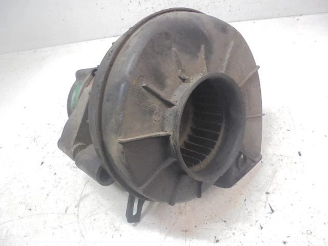 Volkswagen Transporter - Caravelle T3 1985 Alternator 070903023D AOJ78642 - Image 3 of 4