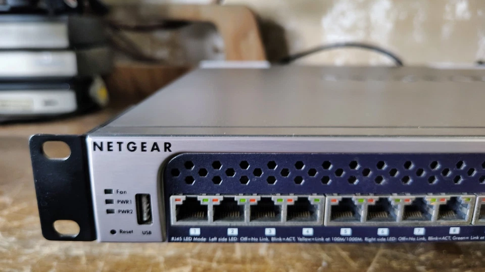 NETGEAR PROSAFE M7100-24X, 24 PORT 10G L2+ GIGABIT MANAGED XSM-7224 Dual PSU - Image 3 of 4