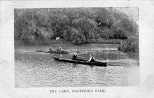 LONDON - BOATING ON BATTERSEA PARK LAKE.