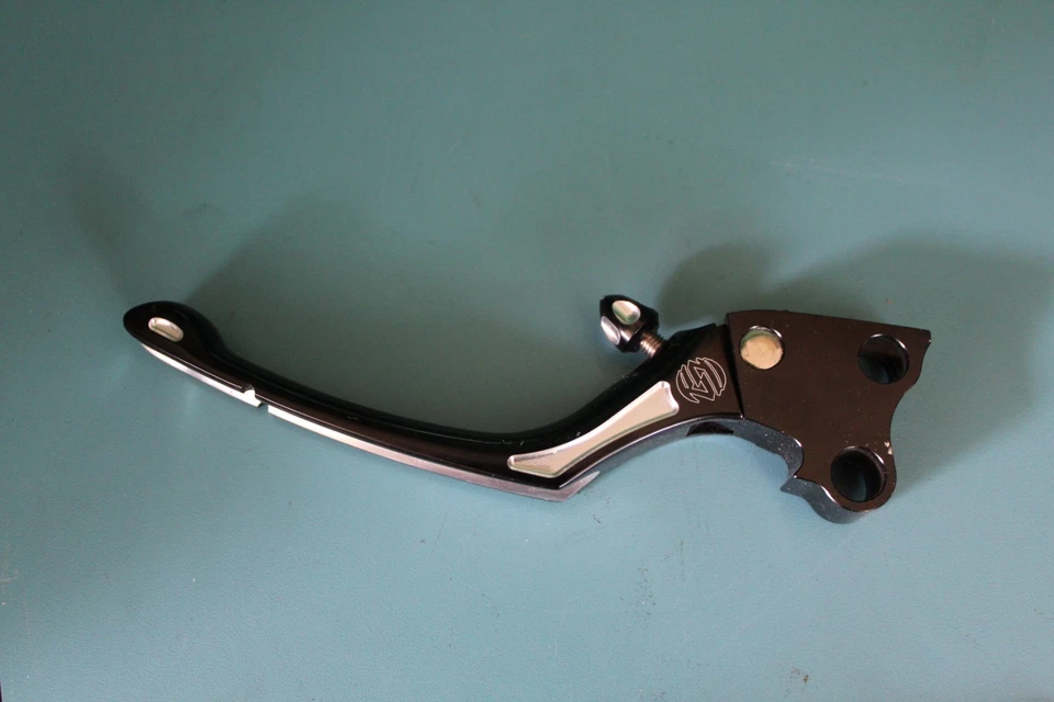 PALANCA DE EMBRAGUE Roland Sands Design RSD NEGRO CONTRASTE RECORTES ALUMINIO HARLEY Foto 3 de 4