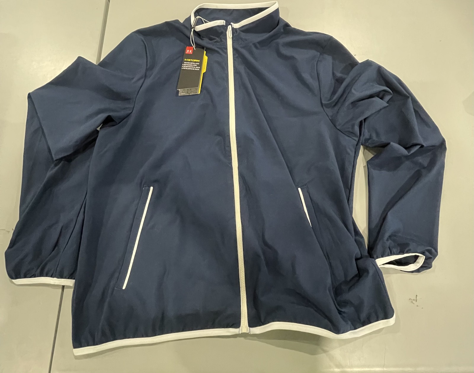 ВОДООТТАЛКИВАЮЩАЯ ТОЛСТОВКА UNDER ARMOUR - РАЗМЕР L - ТЕМНО-СИНИЙБЕЛЫЙ 8790₽