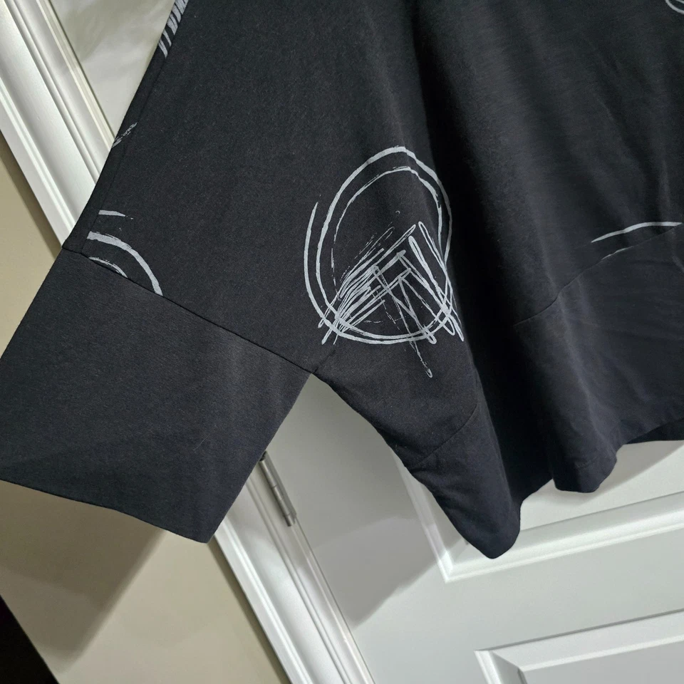 Chalet et ceci Mujer 2 Pequeño Negro Bambú Mezcla EE. UU. Artístico Manga Corta Foto 2 de 4