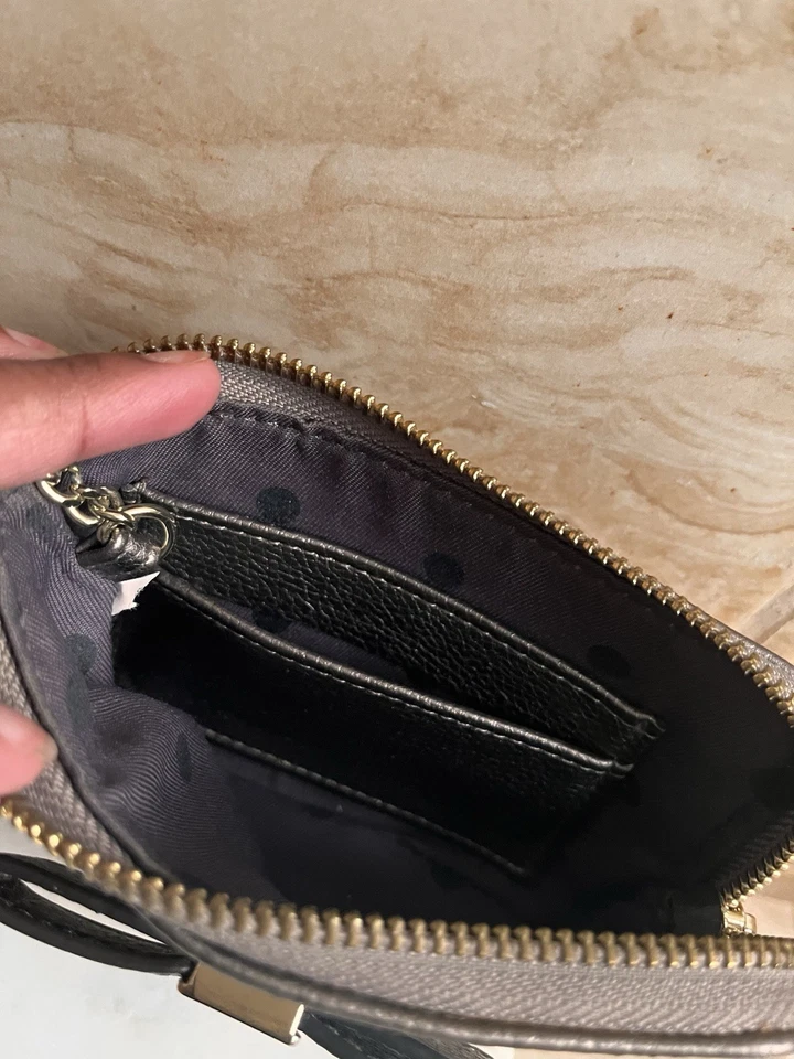 Bolso de Mano Merona Elegante Plateado con Acento de Lazo Foto 3 de 4