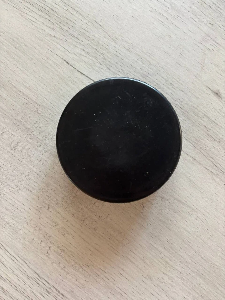 Brayden Schenn Autographed Philadelphia Flyers Hockey Puck – NHL – No COA - Image 2 of 3