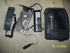 Motorola America Series MS833 Mobile Car Phone with Battery  Bag - Very Clean