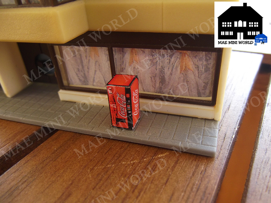 3 maquinas de bebida. Coca-Cola. MAE Mini World