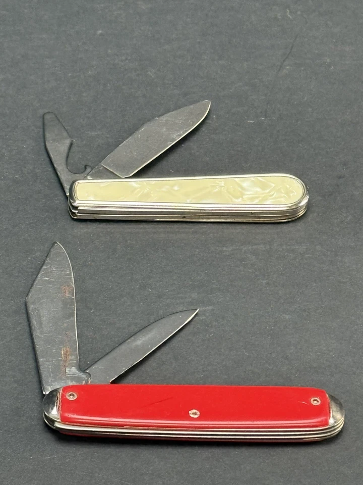 Lote De Colección De 2 Navajas De Bolsillo Coca-Cola EE. UU. y Coca Cola Colonial Madreperla Foto 2 de 4