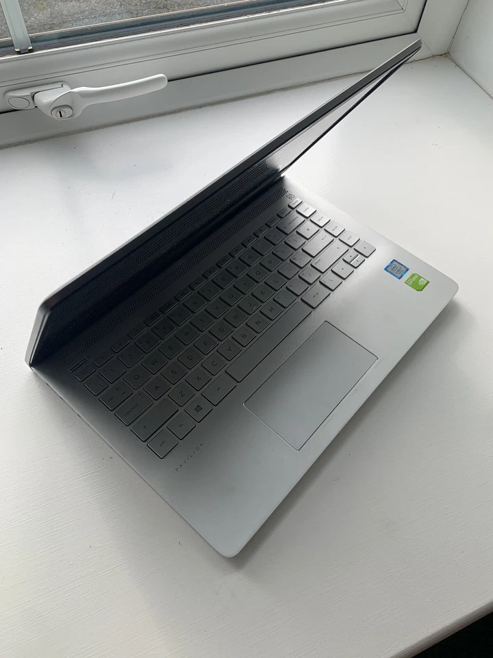 HP Pavilion 14-BF0xx 14" Intel i7-7500u 256GB SSD Laptop Silver - Windows 10 - Image 2 of 4