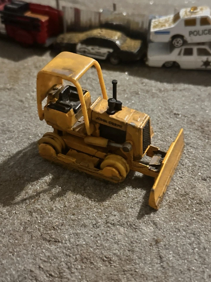 ERTL John Deere Weathered Bulldozer 1:64 - Image 2 of 3