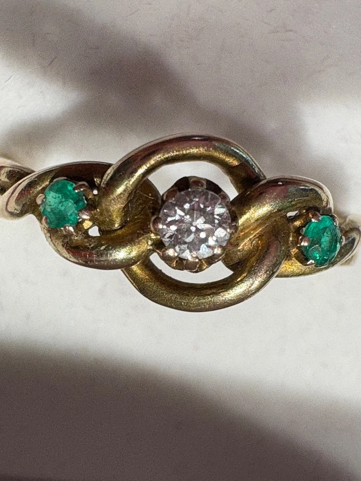 Ring, 585 Gelbgold (14 Karat), mit Brillant (0,1 ct), Smaragd, punziert, Gr. 55 - Bild 3 von 4