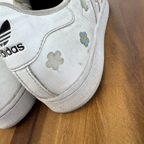 Big Kids Adidas Hello Kitty X Superstar J 'Colorful Florals' Sneakers Size 6 Y - Picture 8 of 11