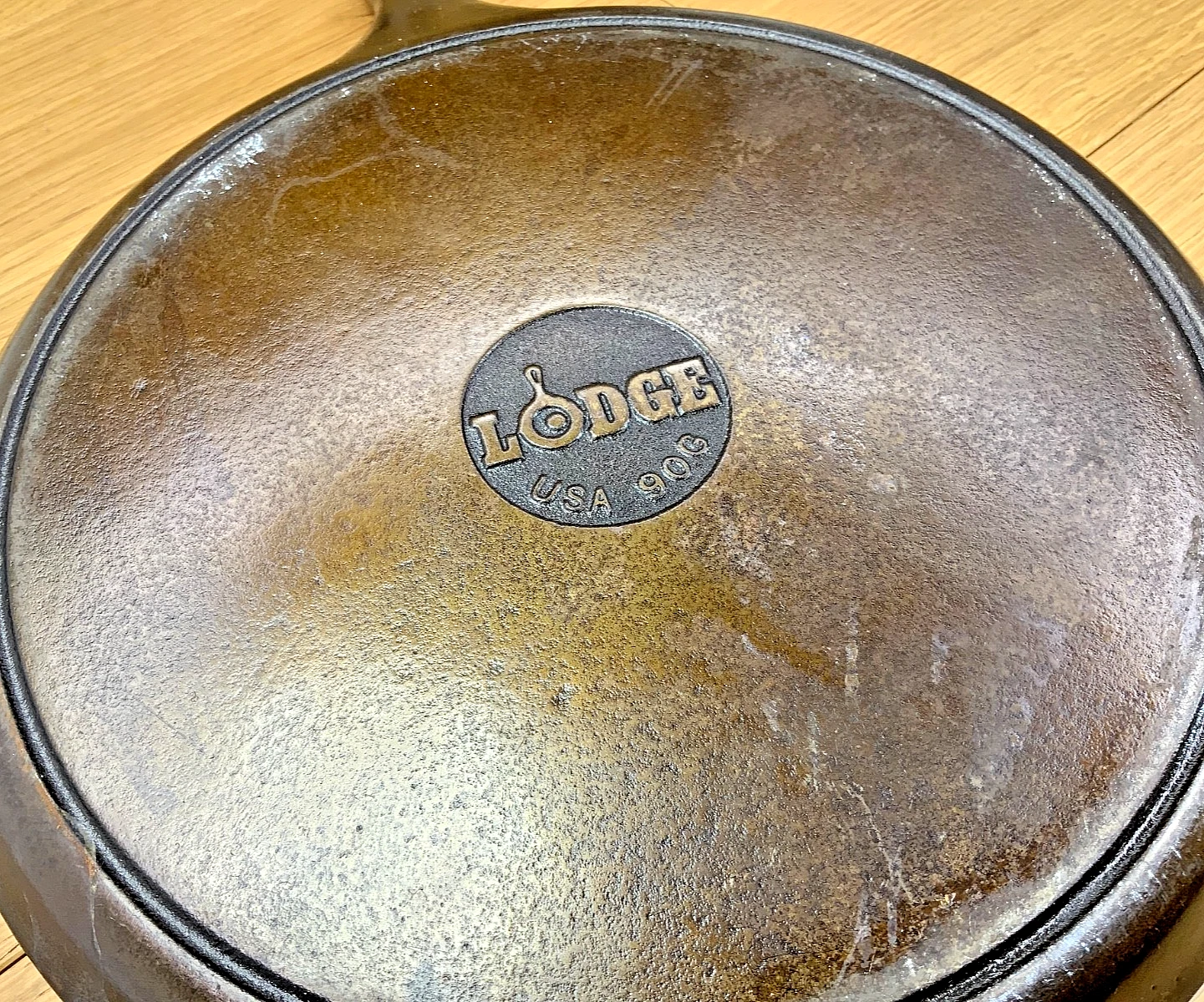 Lodge 90G Cast Iron Griddle Round Flat Skillet Pan 10.5 Inch No Rust USA
