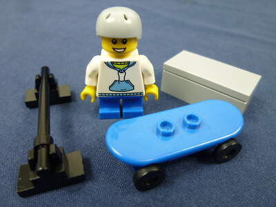 LEGO  Figur: Skater Junge Boy Skateboard blau  Rail Stein Treppe City MOC