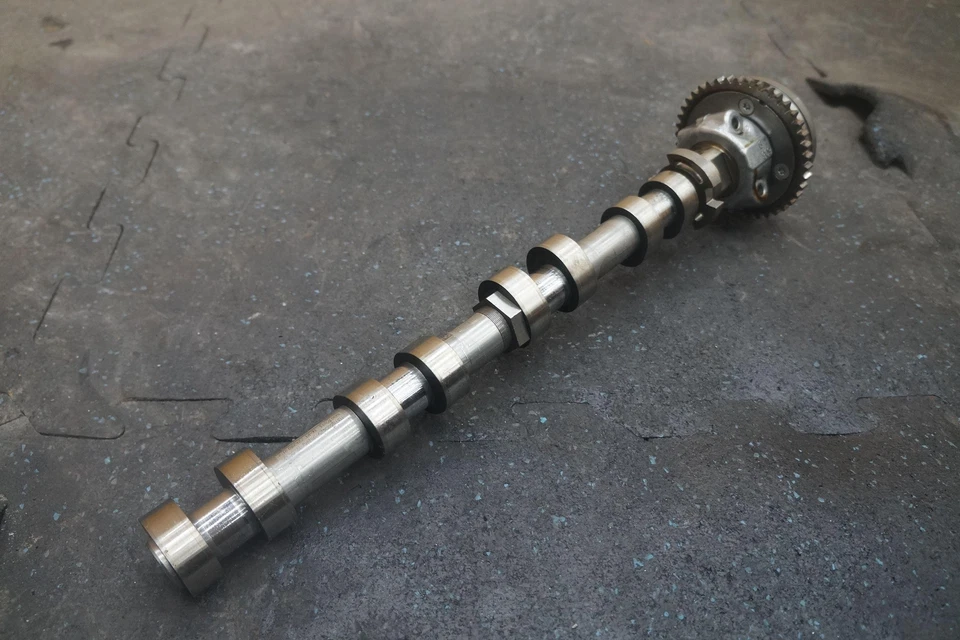 Left Engine Cylinder Head Intake Inlet Camshaft 11318600429 Bmw 750i G12 16-19 - Image 3 of 4