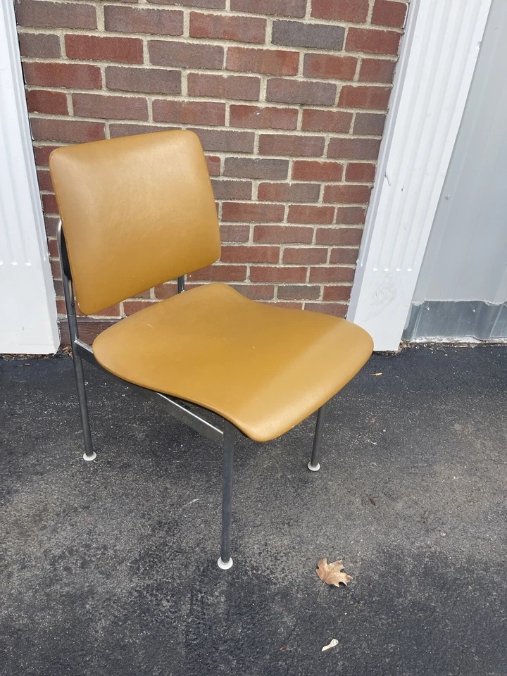 Silla Simmons Mid Century Moderna Acolchada Metal Naranja Oficina Madera Brazo Simmons Foto 2 de 4