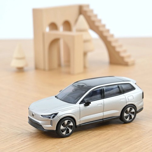 wonderful diecast-modelcar 1/43 VOLVO EX90 2024 - silver metallic - 第 2/2 張圖片