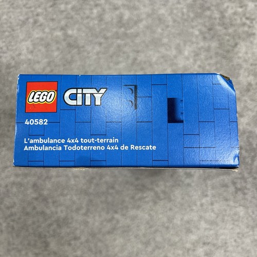 LEGO CITY 4x4 Off-Road Ambulance Rescue (40582) LEGO Set New - Picture 9 of 12