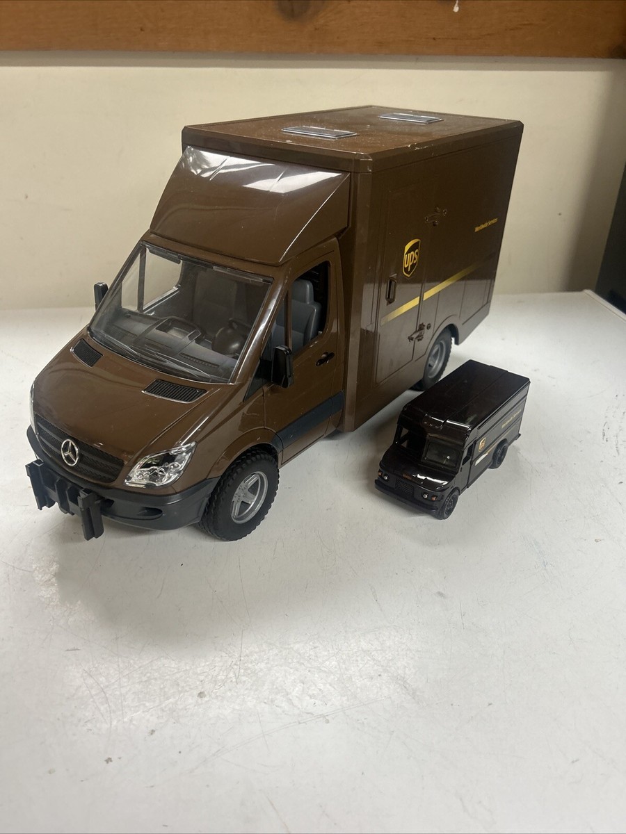 2006 Bruder Mercedes Benz Sprinter UPS Truck Made in Germany 17