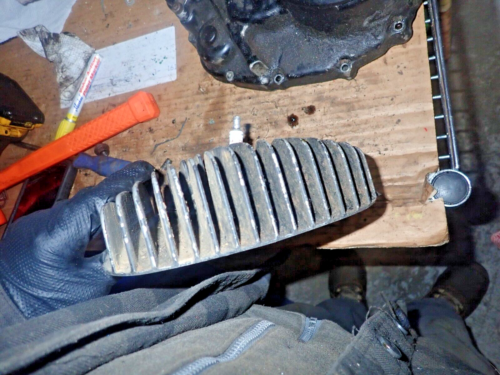 1975-1978 Suzuki RM 125 Cylinder Head - Picture 3 of 6