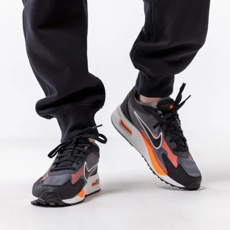 Nike Air Max Solo SE  display picture 2