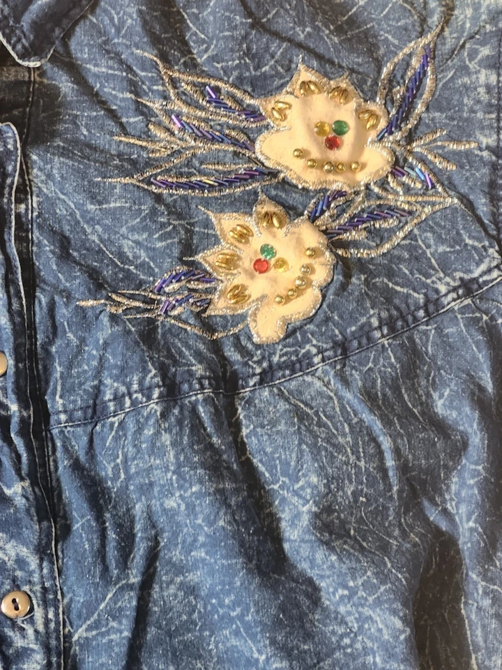 Conjunto de falda y top de mezclilla vintage años 80 estilo occidental con cuentas multicolores azul nieve Foto 4 de 4