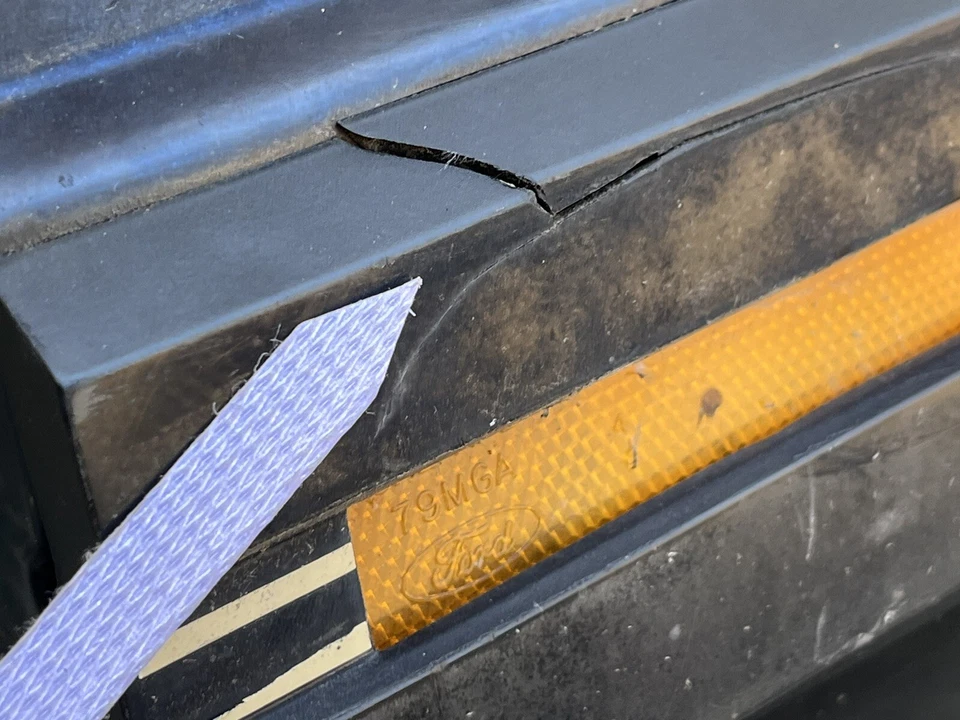 Guardabarros lateral del conductor Mercury Capri Foxbody 1979-1986 OEM | 040624B Foto 4 de 4