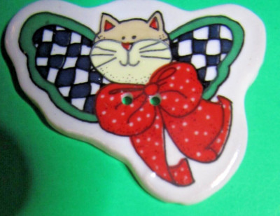 ALMA LYNNE 2'' RED BOW ANGEL WINGS KITTY CAT CERAMIC 2-HOLE NOVELTY BUTTON-P200