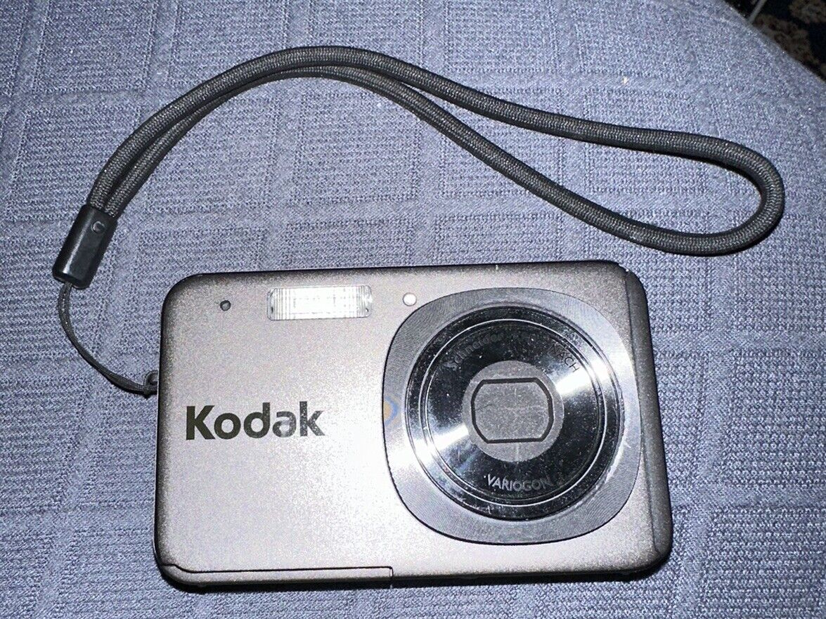 Kodak EasyShare V1273 12.1MP Compact Digital Camera Black Kodak EasyShare V1273 12.1MP Compact Digital Camera Black