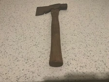 Vintage STANLEY HANDYMAN H-122 Carpenter's Roofing Hatchet Hammer Hickory Handle