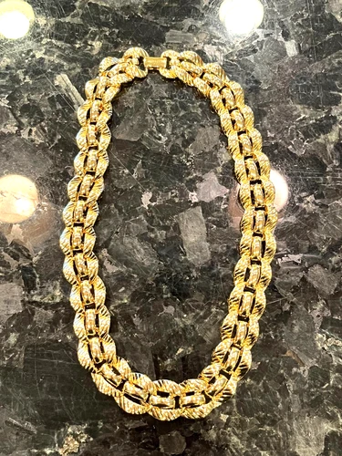 VINTAGE MONET Costume Jewelry Necklace Gold Tone 18" Heavy Chain