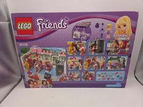 LEGO FRIENDS: Heartlake Cupcake Cafe (41119) New Box Wear