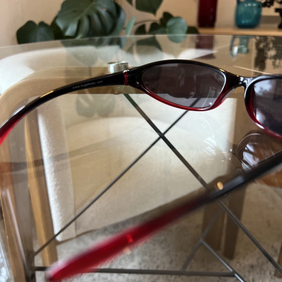 Gafas de sol envolventes Bugaboos “Christy” marco rojo-negro, estilo escudo deportivo Y2K Foto 4 de 4