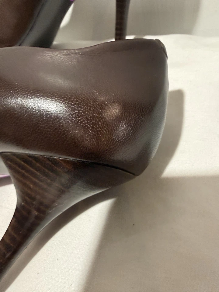 Zapatos de salón GUESS para mujer con punta talla 8 1/2 Foto 3 de 4