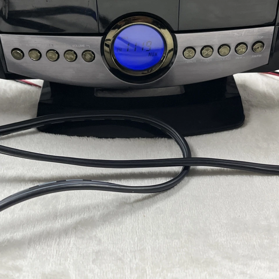 GPX HM3817DTBK Home Music System with Remote and AM/FM Radio black - Image 4 of 4