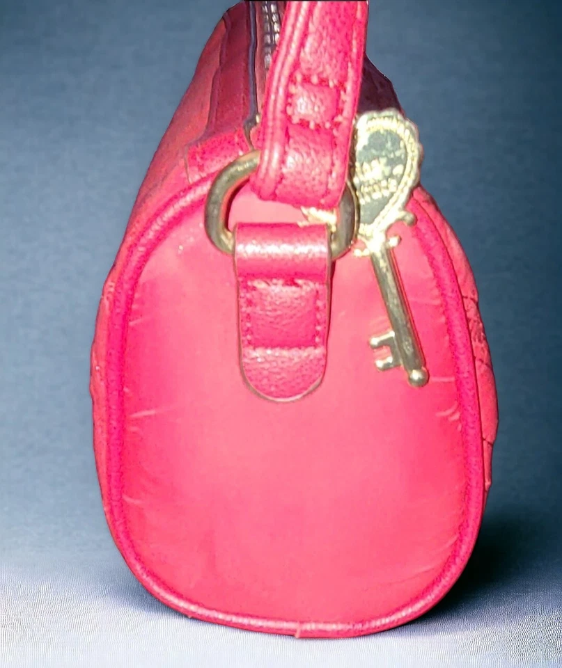 Cartera de Colección Juicy Couture Muñequera ROJA Cremallera Logo Foto 3 de 4